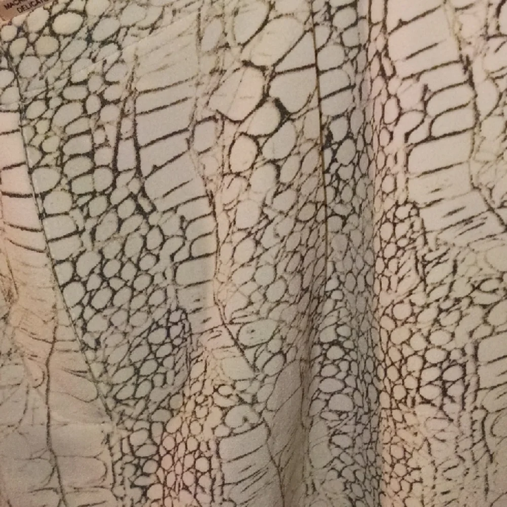 Philosophy White Textured Look Shorts - Picture 3 of 7